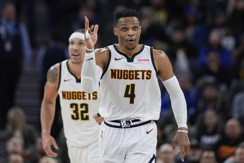 以及在中场 以及在中场